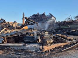 Landkreis Passau: Aufgeschreckt beim Weihnachtsessen – Bauernhof in Flammen